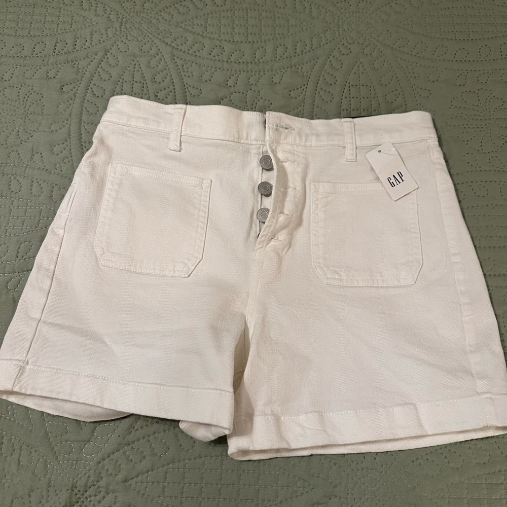 Women’s GAP high waist shorts NWT